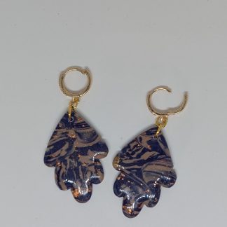 Blue marbled leave hangers