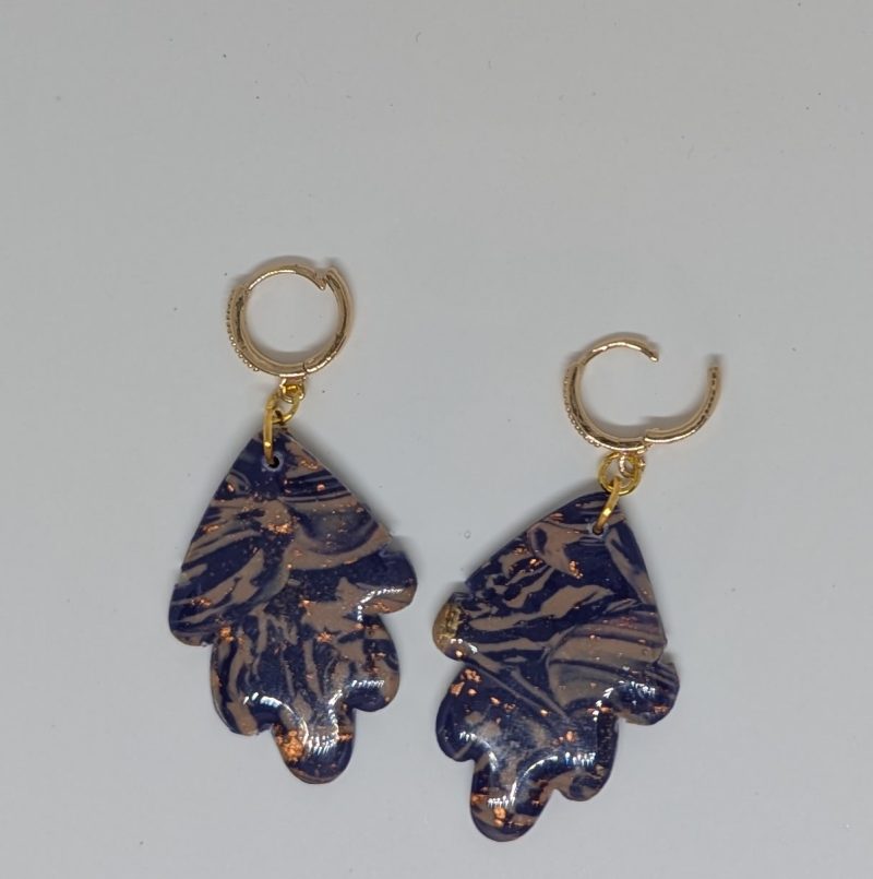Blue marbled leave hangers