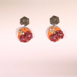 Roses are red hangers.