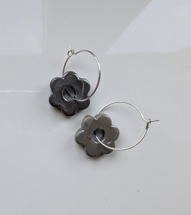 Grey flower bangels