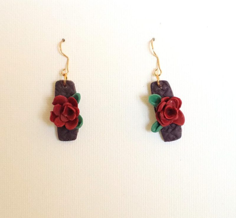 Roses are red hangers