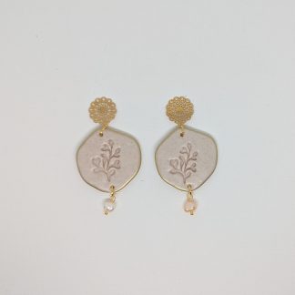 Beige floral hangers