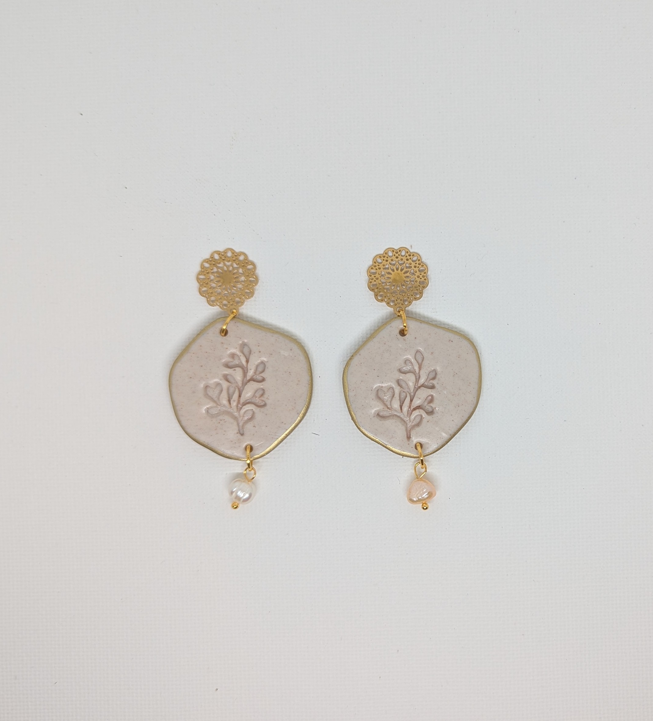 Beige floral hangers