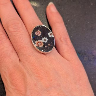Black flower ring
